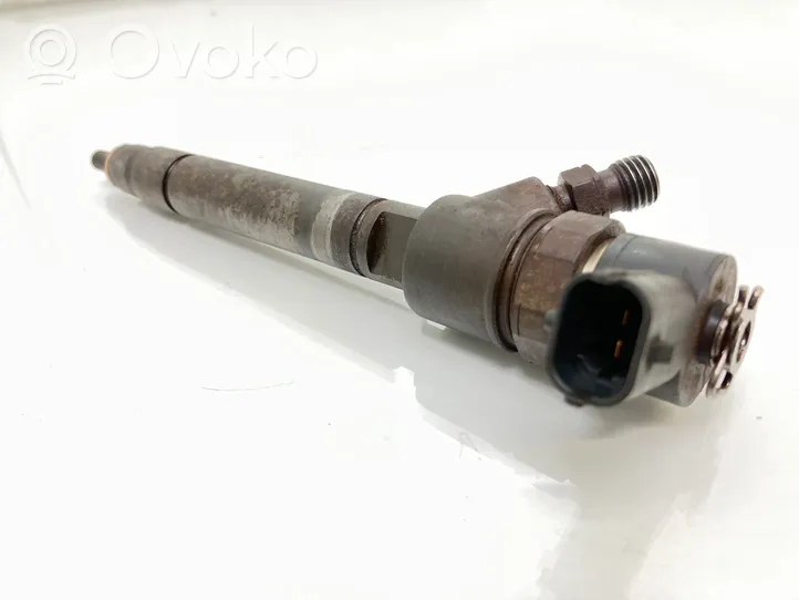 Volvo XC70 Fuel injector 30777526