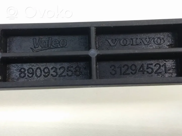 Volvo V60 Priekšējā luktura turētājs 31294521