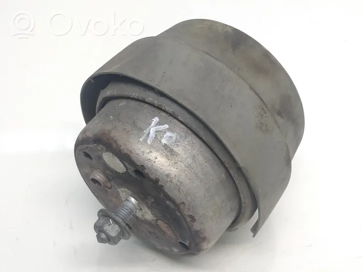 Audi A4 S4 B7 8E 8H Wspornik / Mocowanie silnika 8e0199382l