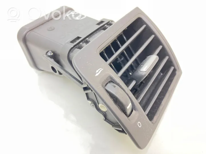 Volvo C30 Griglia di ventilazione centrale cruscotto 39888290