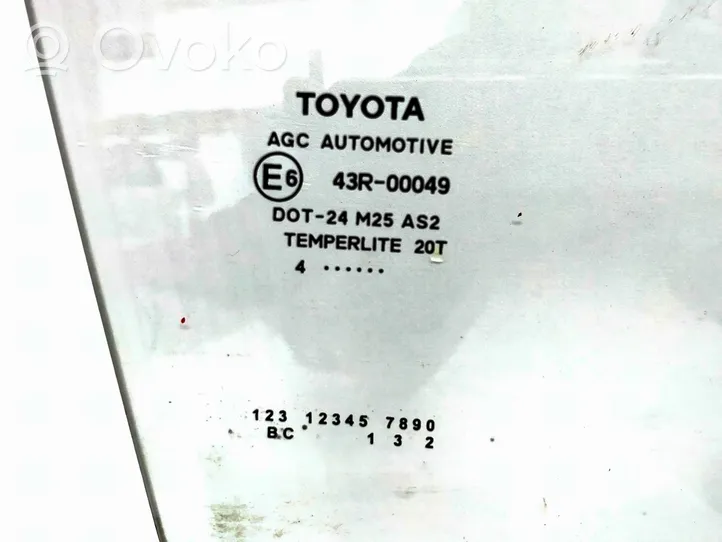 Toyota Auris E180 Vetro del finestrino della portiera anteriore - quattro porte 43R00049
