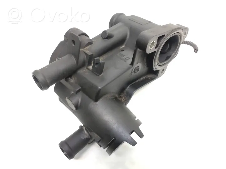 Volkswagen Golf V Termostato/alloggiamento del termostato 032121121K