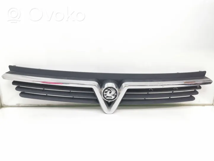 Opel Vivaro Griglia superiore del radiatore paraurti anteriore 8200044888