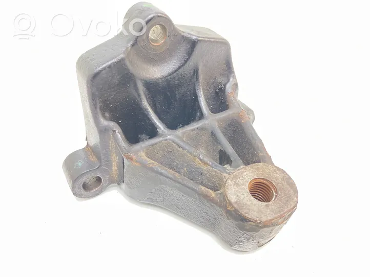 Opel Vivaro Supporto di montaggio scatola del cambio 8200003829