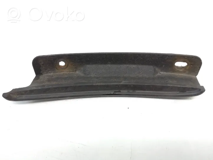 Volkswagen Touran I Takapuskurin kannake 1T0807838a