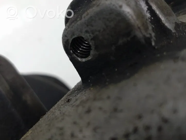 Volvo S60 Supporto di montaggio del filtro dell’olio 30677920