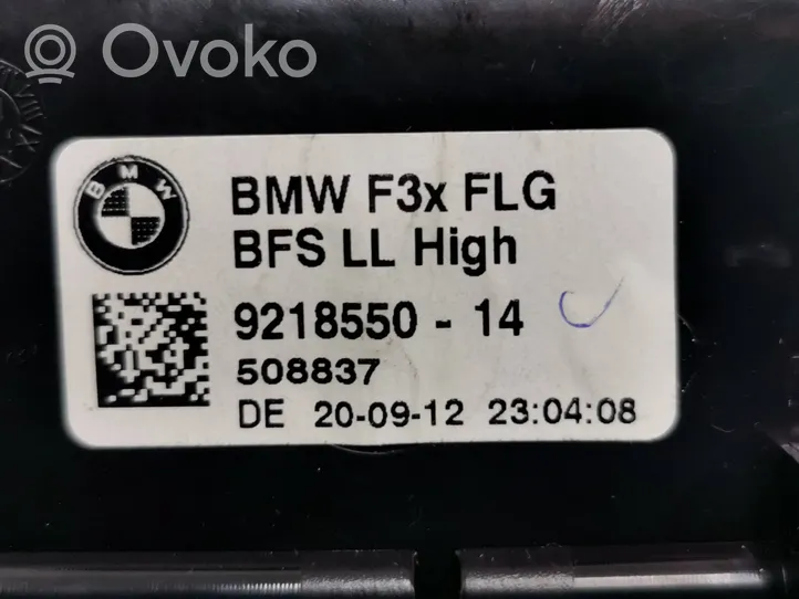 BMW 3 F30 F35 F31 Kojelaudan sivutuuletussuuttimen kehys 9218550