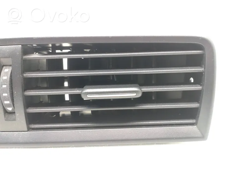 Skoda Fabia Mk3 (NJ) Grille d'aération centrale W22613