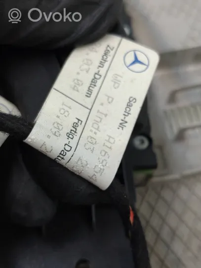 Mercedes-Benz B W245 Фонарь освещения передних мест A1698208401