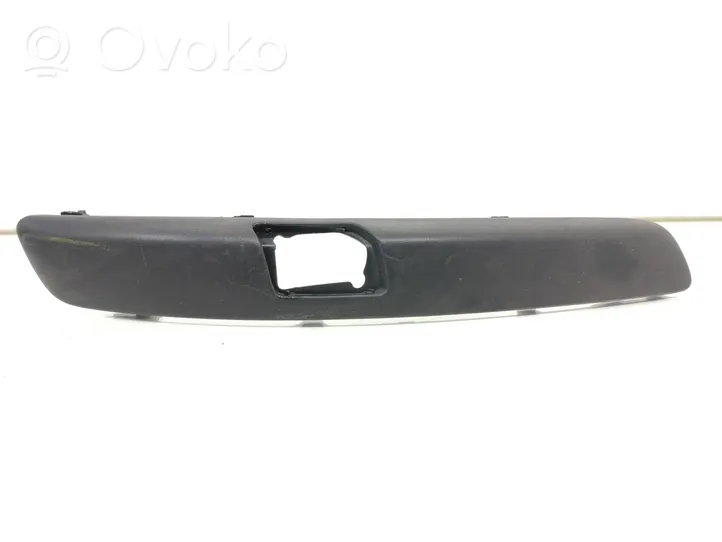 Volkswagen Golf V Modanatura separatore del paraurti anteriore 1K0807718C