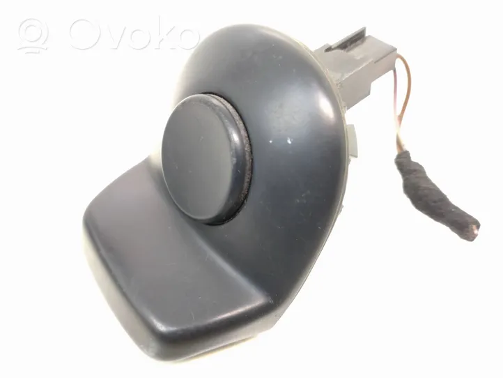 Volkswagen Up Tailgate opening switch 1S0827566