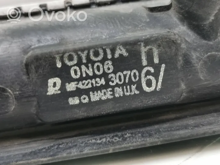 Toyota Auris E180 Jäähdyttimen lauhdutin MF4221343070