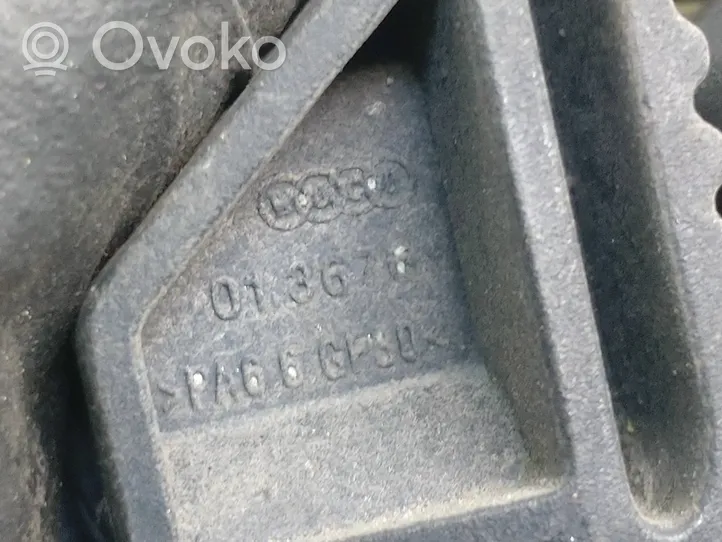 Volkswagen Golf V Staffa di montaggio del radiatore 1K0121367C