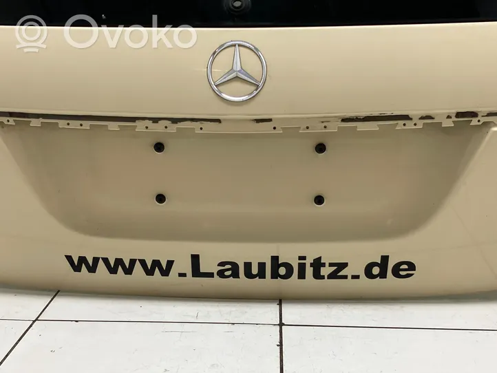Mercedes-Benz E W212 Tylna klapa bagażnika 2127420010