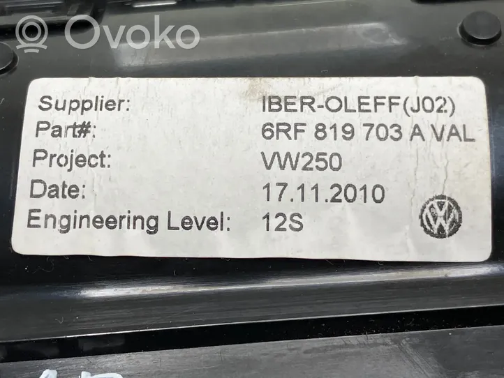 Volkswagen Cross Polo Kojelaudan sivutuuletussuuttimen kehys 6RF819703A