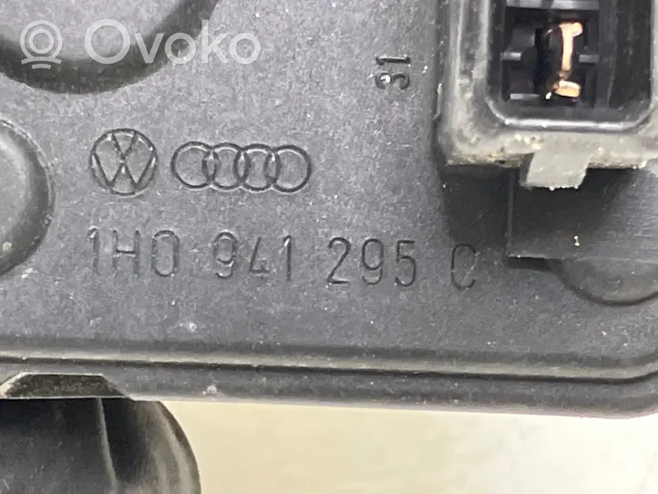 Volkswagen Golf III Lukturu augstuma regulēšanas motorīts 1H0941295C