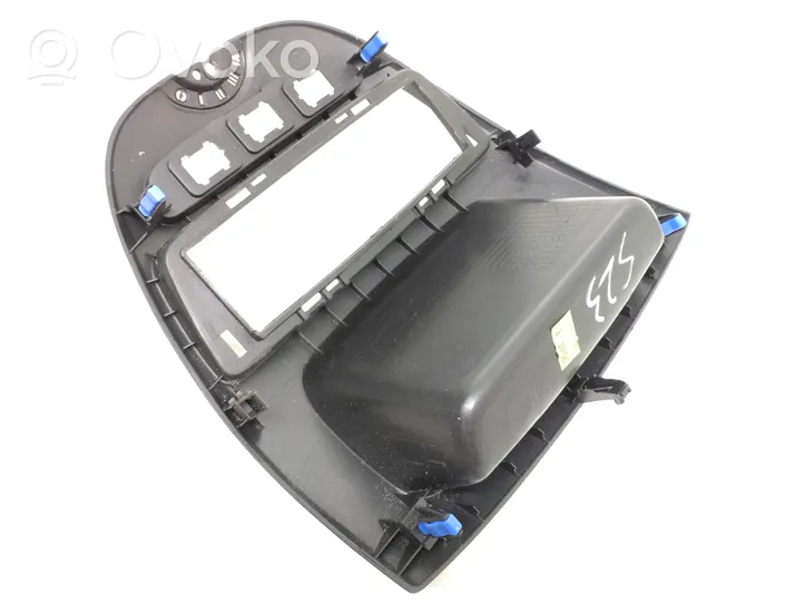 Toyota Aygo AB10 Cadre, panneau d'unité radio / GPS 554050H010