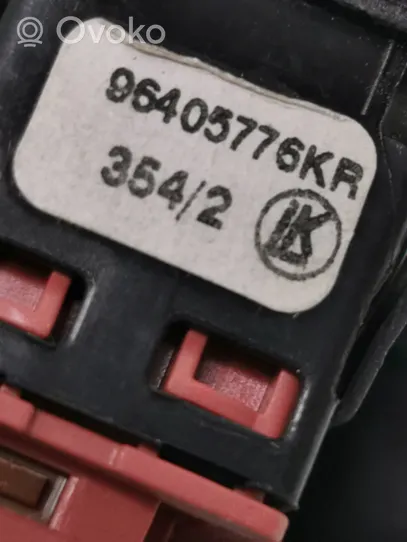 Peugeot Expert Interrupteur feux de détresse 96405776KR