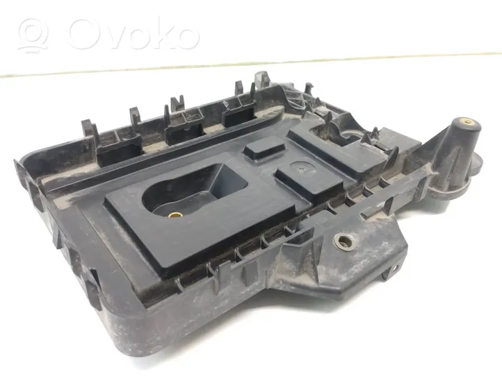 Volkswagen Golf Plus Boîte de batterie 1K0915333C