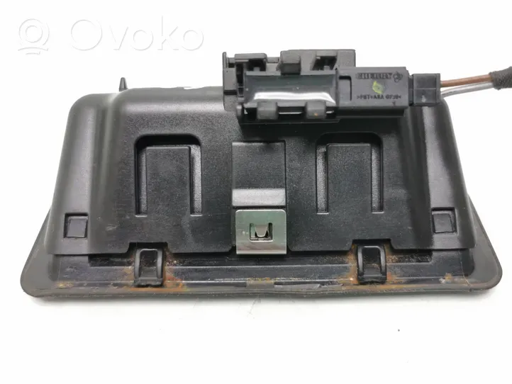 BMW 5 E60 E61 Maniglia portellone bagagliaio 7118158