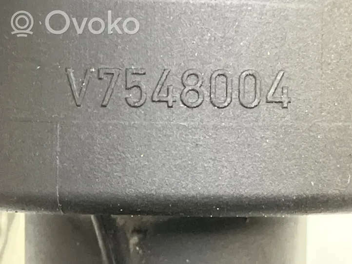 Volkswagen PASSAT B7 Termostaatin kotelo V7548004
