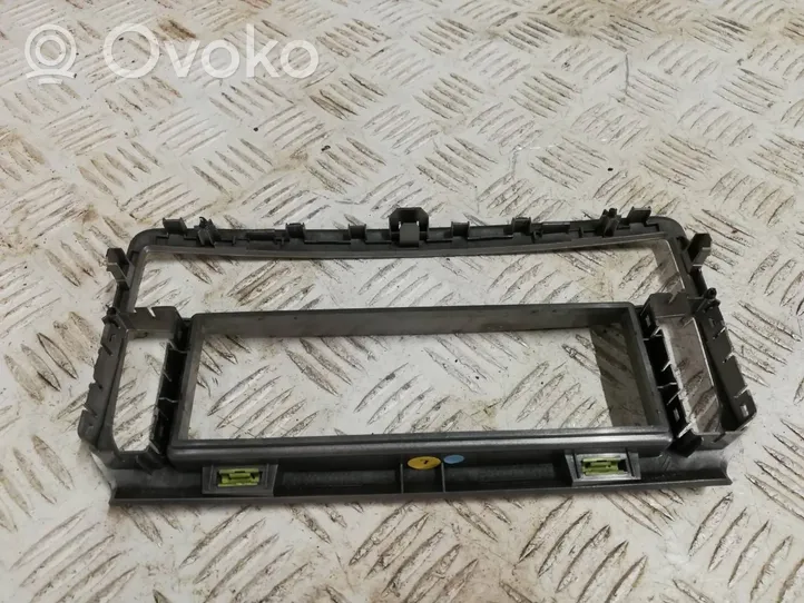 Citroen C5 Ilmastointi-/lämmityslaitteen säätimen kehys 9682459677