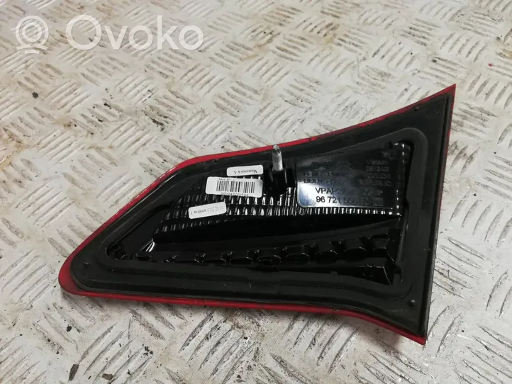 Citroen C4 II Lampy tylnej klapy bagażnika 9672155880