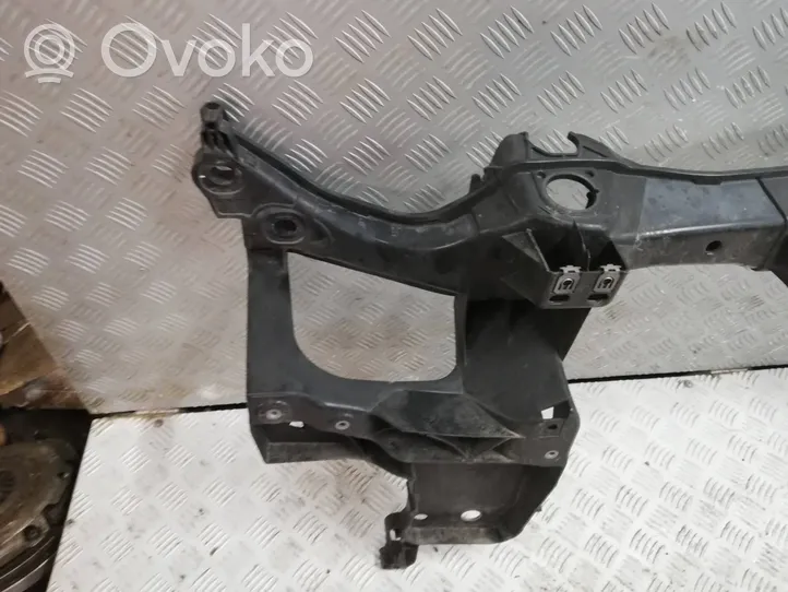 Renault Kangoo II Staffa del pannello di supporto del radiatore parte superiore 8200393685