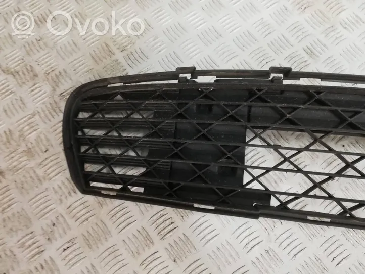 Citroen C4 Grand Picasso Etupuskurin alempi jäähdytinsäleikkö 9687926077