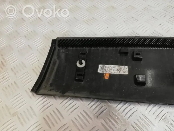 Jeep Cherokee Moulure de porte arrière 6VX64TRMAB