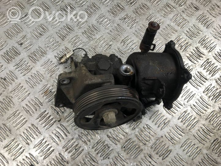 Subaru Forester SF Vairo stiprintuvo siurblys 47801004