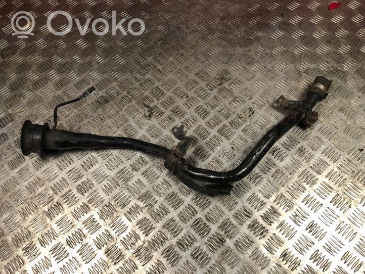 Subaru Outback Tuyau de remplissage de réservoir de carburant 