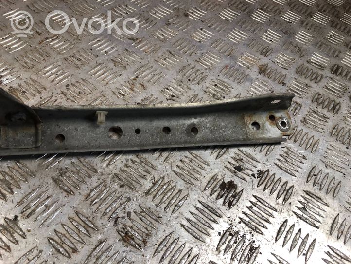 Subaru Outback Staffa del pannello di supporto del radiatore parte superiore 