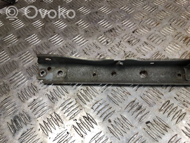 Subaru Outback Staffa del pannello di supporto del radiatore parte superiore 