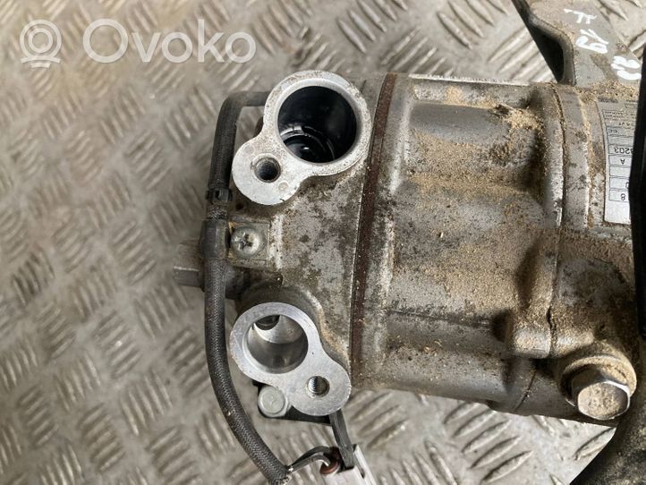 Subaru Forester SK Ilmastointilaitteen kompressorin pumppu (A/C) 73111SJ030