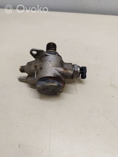 Volkswagen Touareg II Pompe d'injection de carburant à haute pression 07L127026Q