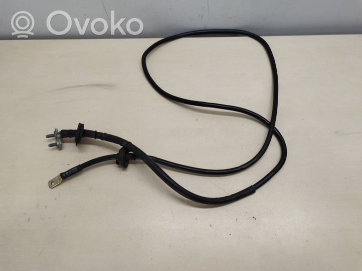 Volkswagen Touareg II Câble de batterie positif 7P0971599B