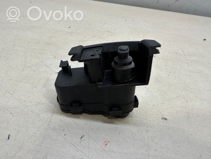 Volkswagen Touareg II Serratura del tappo del serbatoio del carburante 7P0810773A