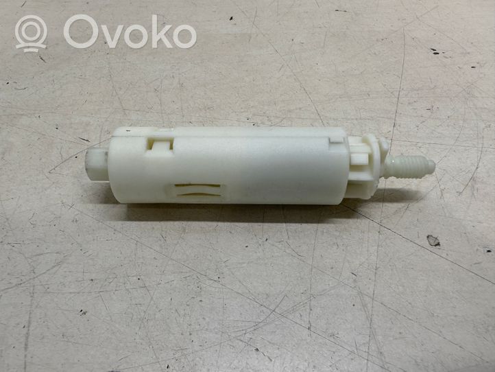 Volkswagen Touareg II Element lampy tylnej 7P6945300A