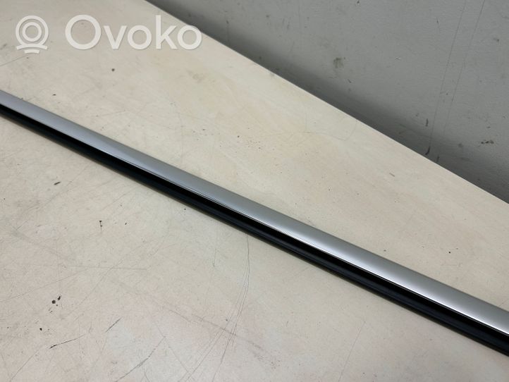 Porsche Cayenne (92A) Rivestimento modanatura del vetro della portiera anteriore 7P0837476G