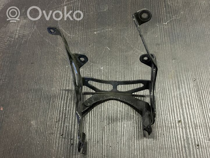 Porsche Cayenne (92A) Supporto di montaggio della pompa del servosterzo 7P0423380