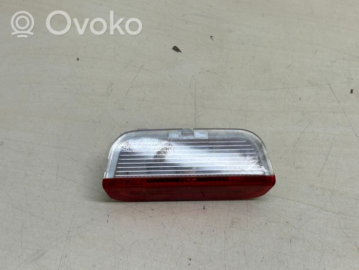 Porsche Cayenne (92A) Luce interna per portiera anteriore 1K0947411C