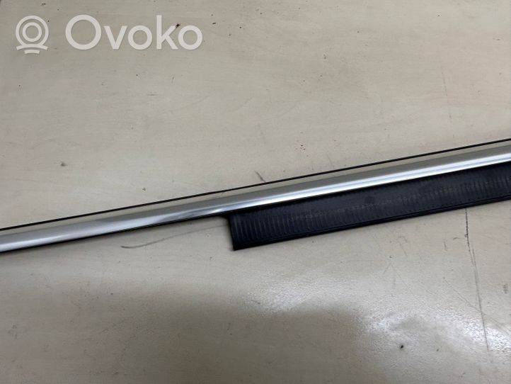 Audi A8 S8 D4 4H Front door glass trim molding 4H0853283C