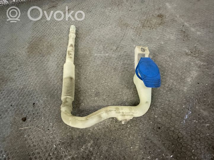 Volkswagen Touareg II Tubo riempimento della vaschetta del liquido lavavetri 7P6955463