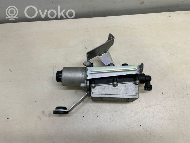 Volkswagen Touareg II Clutch master cylinder 7L0142060A