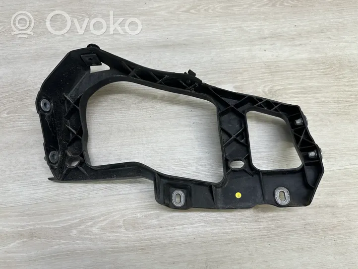 Volkswagen Touareg II Staffa faro/fanale 7P6806509