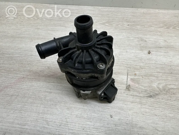 Volkswagen Touareg II Pompe à eau de liquide de refroidissement 7P0965567