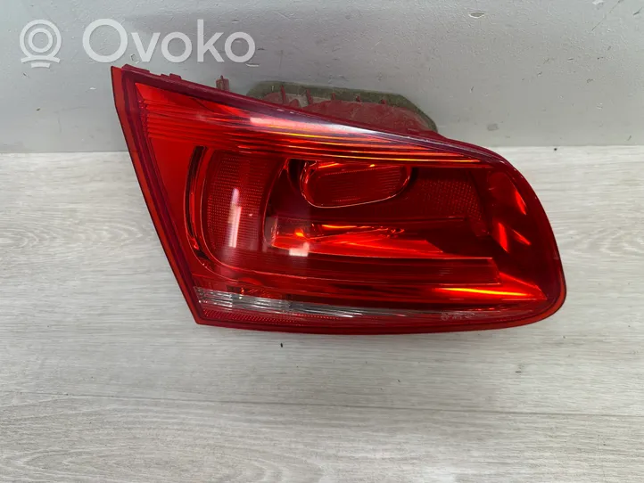 Volkswagen Touareg II Tailgate rear/tail lights 7P6945093A