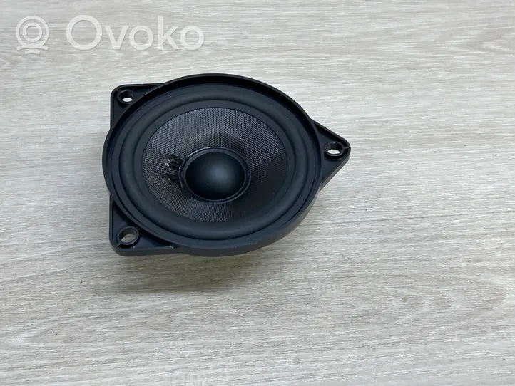 Porsche Cayenne (92A) Altavoz de alta frecuencia para las puertas traseras 7PP035415G