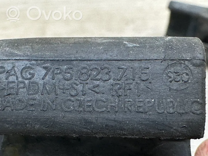 Porsche Cayenne (92A) Engine compartment rubber 7P5823727B